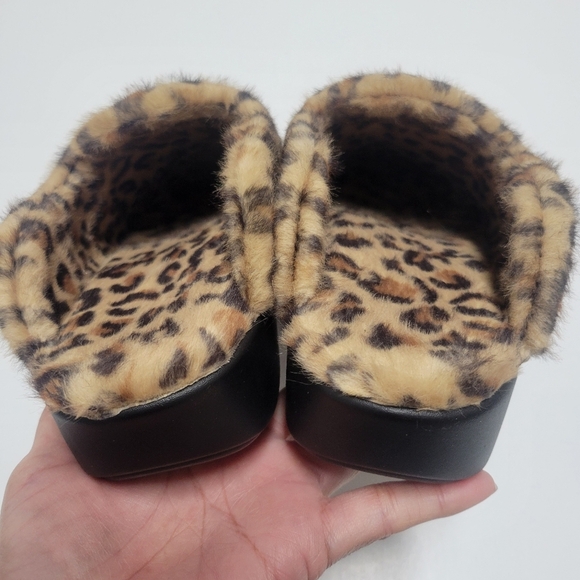 Alegría Cheetah print faux fur slipper Mule clogs. - Picture 8 of 14